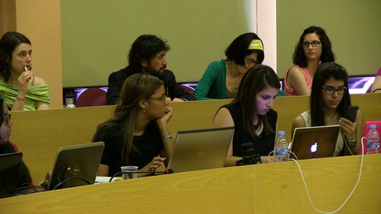 Alumnos de la X edición del Máster en Comunicación y Educación online visitando la UAB