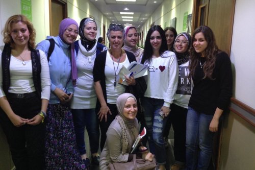 La institución egipcia da la bienvenida a Lidia Peralta, profesora visitante de la Facultad de Comunicación de la UAB